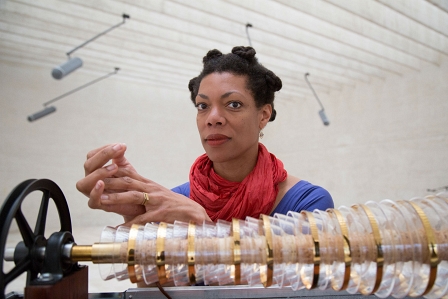 Camille Norment und die Glass Armonica